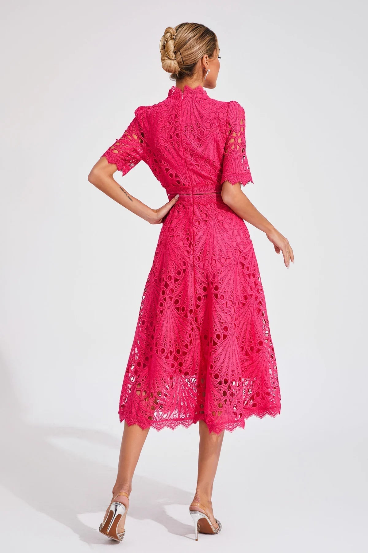 Vorelle - Abito Casual a Fiori con Ricamo e Maniche Corte