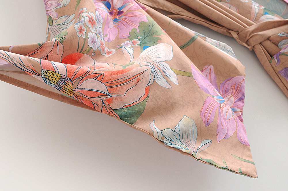 JOLIE – Lång kimono med blommor & påfågelmönster | Elegant & luftig