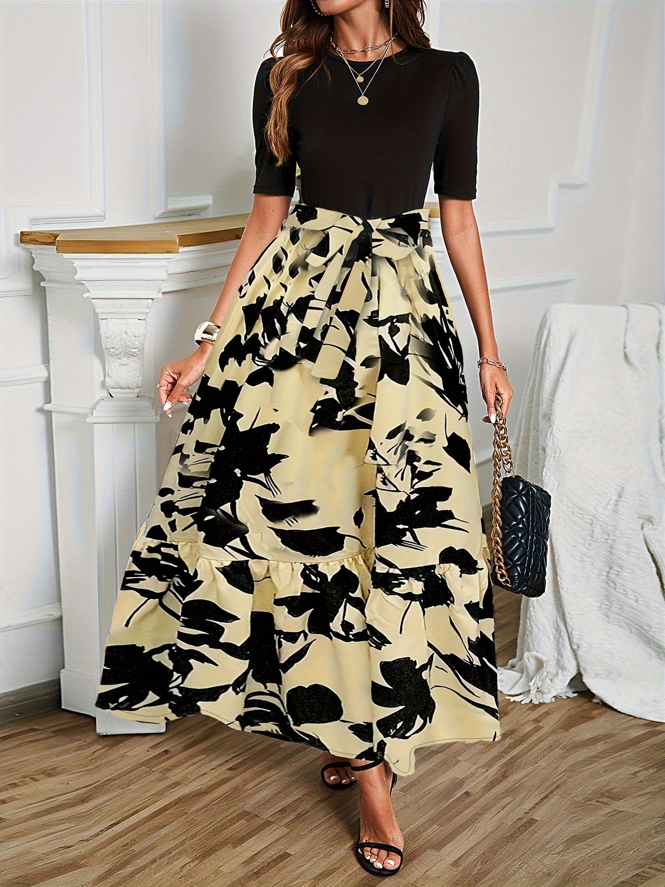 Nuray - Elegante Abito Floreale a Maniche Corte