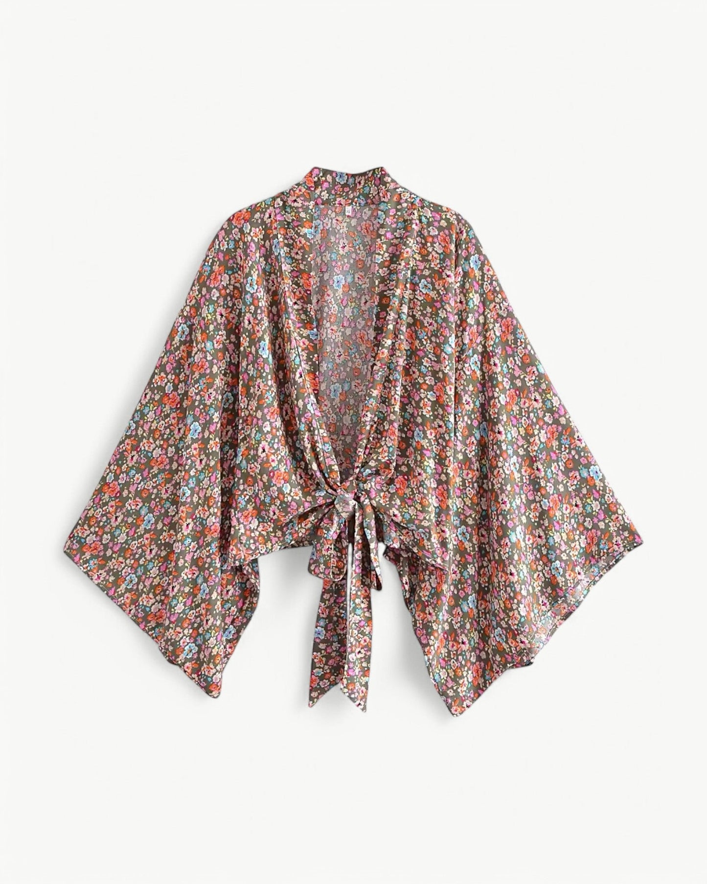 ODÉLIA – Bohemisk kimono-blus med knytfront & V-ringning