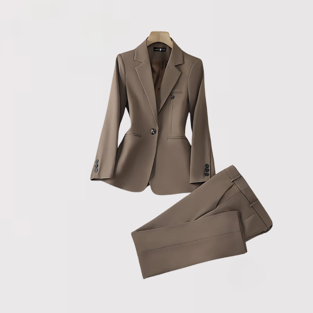 Tamika - Impostato Classico Con Giacca