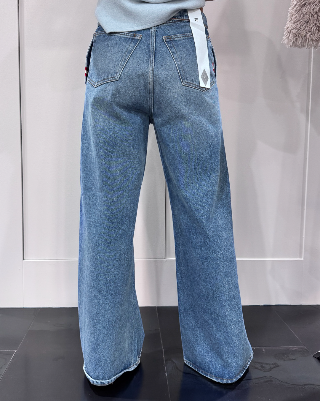 TANIA | JEANS