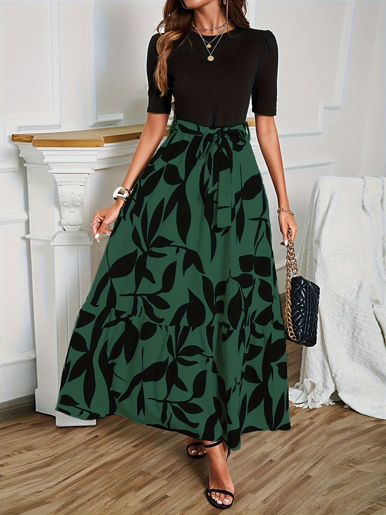 Nuray - Elegante Abito Floreale a Maniche Corte